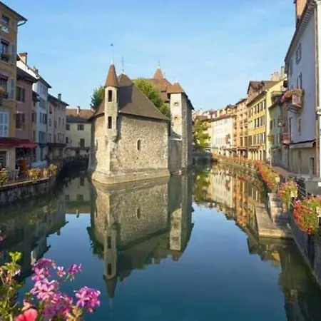 Beautiful In The Heart Of Town Annecy